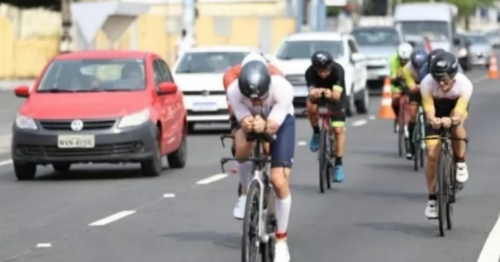 Atleta morre após sofrer parada cardiorrespiratória durante prova do Ironman no Paraná