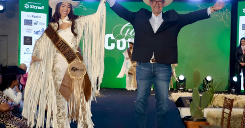 Maria Serafim leva coroa e se torna Rainha da Expoingá 2026