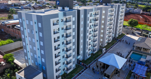 Mais de 250 famílias recebem apartamentos do Residencial Bellus em Maringá; saiba como se inscrever