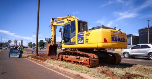 Prefeitura inicia obras em prol da segurança de pedestres na Avenida Colombo, em frente ao Parque de Exposições