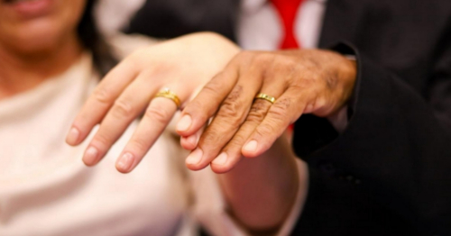 Casamento comunitário gratuito abre inscrições em Maringá; veja como participar