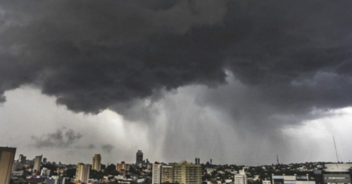 Novo alerta de temporal neste domingo risco de alagamentos e queda de árvores no Paraná; veja as cidades