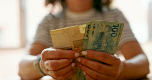 INSS inicia pagamento do 13º nesta segunda-feira (25); veja quem não tem direito