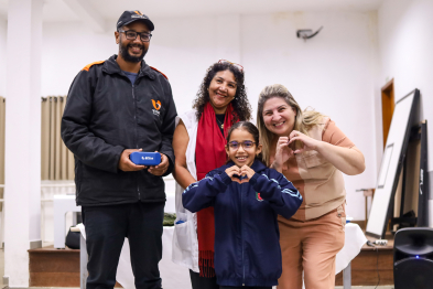 foto de “Olhando para o Futuro” garante mais qualidade de vida para crianças com entrega de óculos