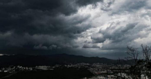 Temporal com chuva forte e ventos de até 60 km/h atinge o Paraná nesta quarta-feira (22); veja cidades