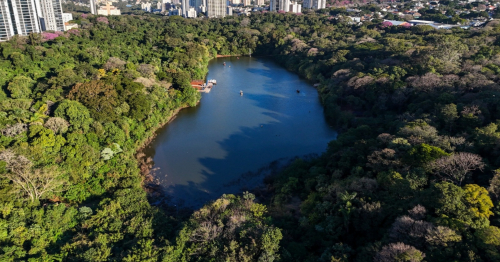 Lago do Parque do Ingá atinge maior nível de água desde 2022