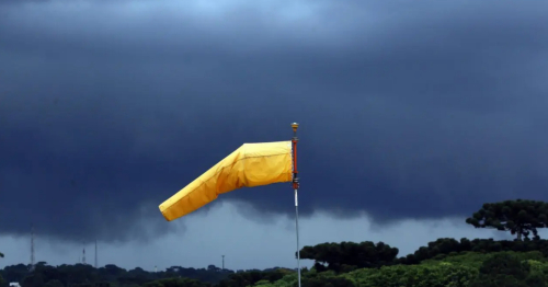 Alerta de tempestade no Paraná: ventos fortes e granizo podem atingir regiões; veja as cidades