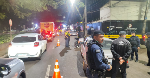 Operações de trânsito resultam em 72 infrações e 15 veículos removidos em três noites